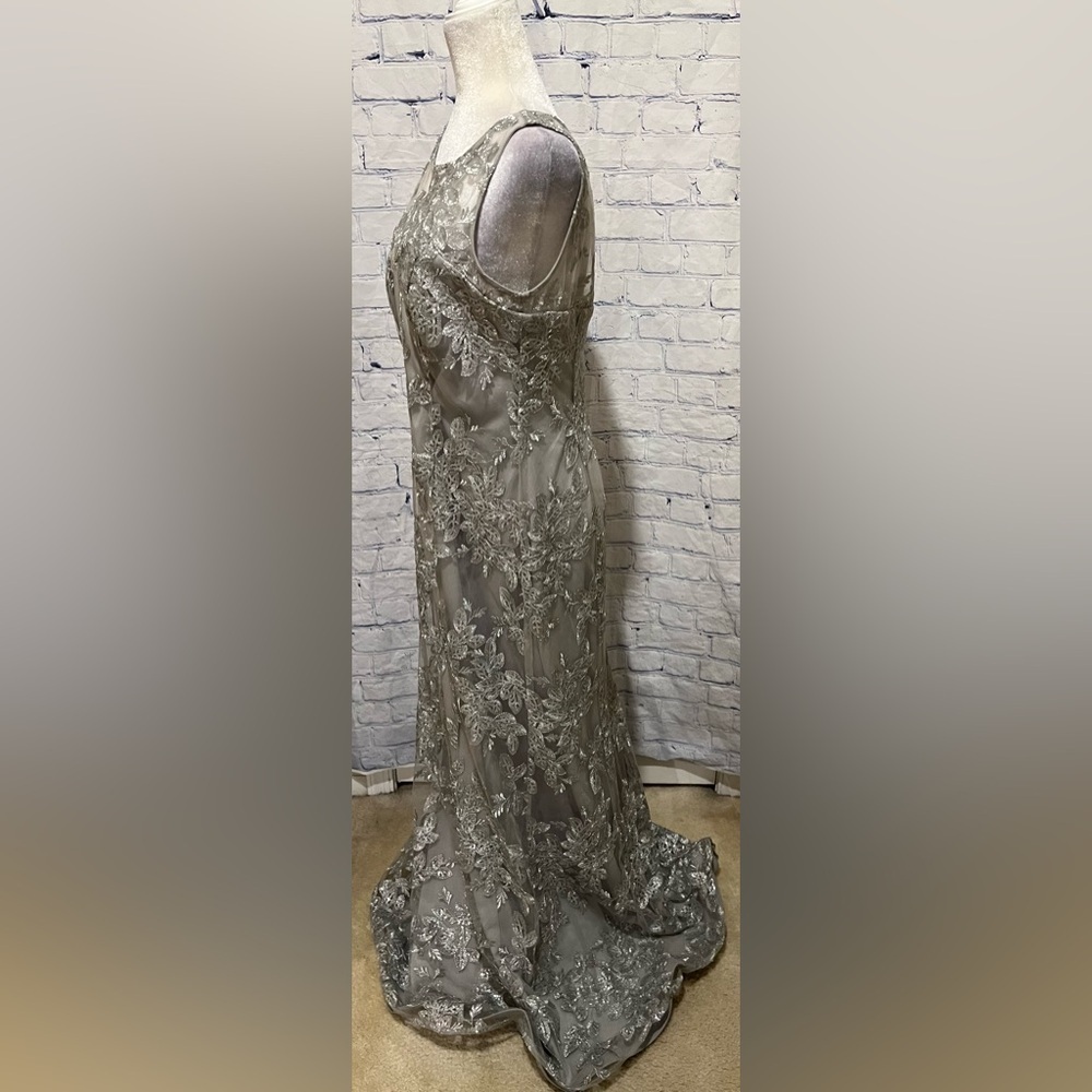 Ignite Evenings Embelished Mesh Asymetrical Cape gown silver/grey $180.00 12 - Picture 6 of 16